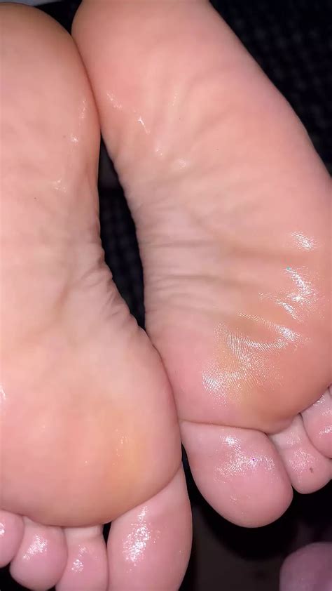 Very Nice Oiled Soles And Toes German Cum On Feet Homemade Porn By Faphouse Xhamster