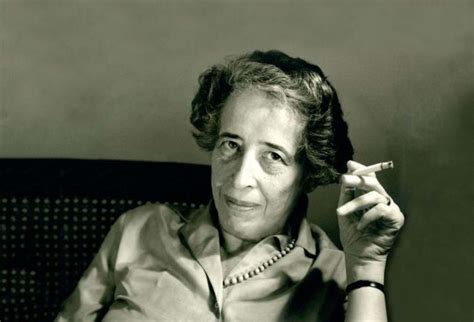 Para A Filosofia Hannah Arendt A Singularidade Humana é Demonstrada