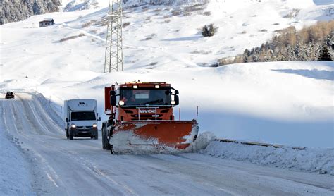 Free picture: truck, road, frozen, snow, winter, ice, frost, cold, vehicle