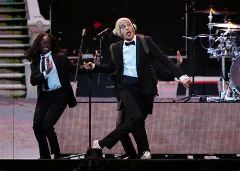 Mal Sia Suspende Festival De M Sica Ap S Beijo Gay Da Banda Brit Nica The