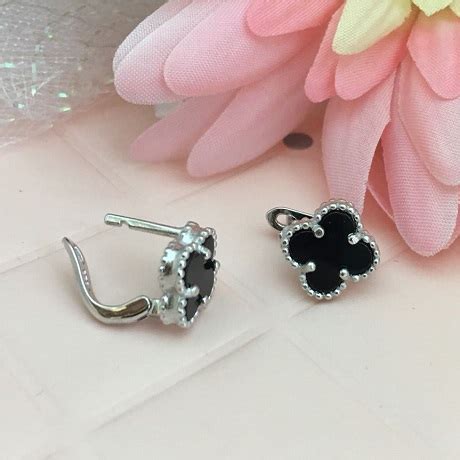 Серьги четырехлистник купить в интернет магазинеМадемуазель Бижу