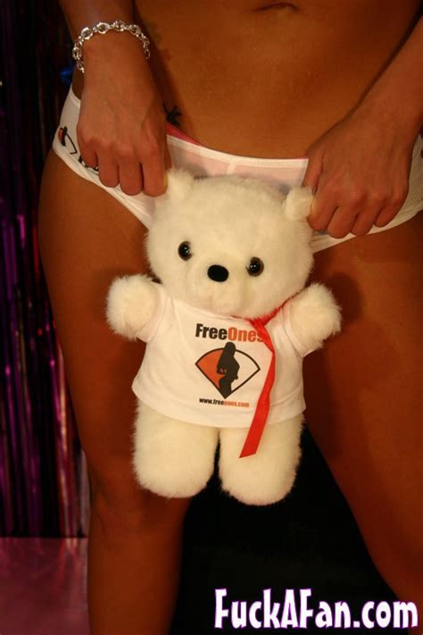 Blonde Phoenix Marie Poses In A Freeones T Shirt Photos