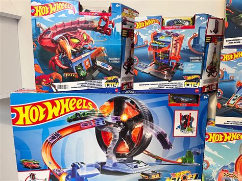 Трек Hot Wheels хот вілс Вертиколесо паркінг бургер морозиво петля 800 грн Інші ігрові