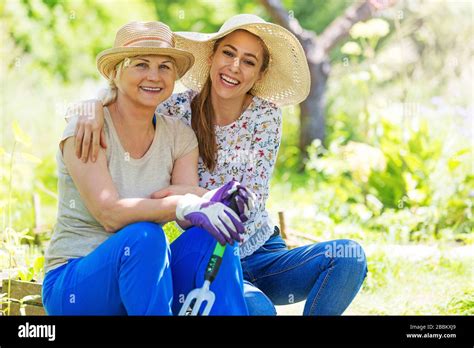 Grandmother Mature Granddaughter Hi Res Stock Photography And Images Alamy