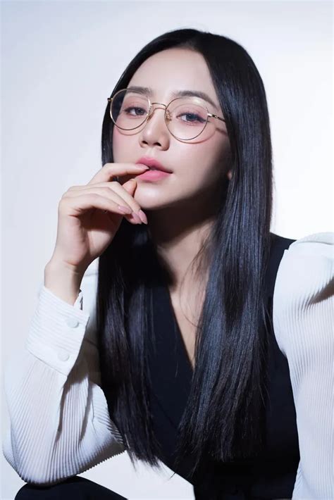 Diễn viên hot girl vào vai cô giáo Nguyệt trưởng thành ở Chúng ta của năm sau Hậu trường