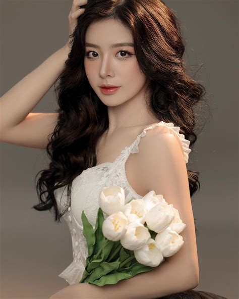 Nhan S C Th Ng H Ng C A Hot Girl Neu Sau N M N I Ti Ng