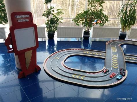 Картонный трек для радиоуправляемых машинок | Cardboard toys, Decor ...