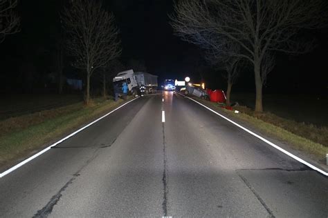 Zderzenie Ci Ar Wki I Auta Osobowego Letni W Oc Awianin Zmar Na