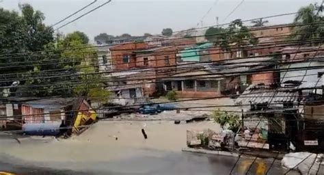 Com Manaus Em Estágio De Atenção Após Chuva Mais De 90 Ocorrências