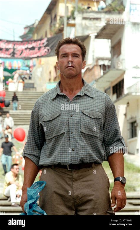 Da Os Colaterales Warner Pel Cula Con Arnold Schwarzenegger