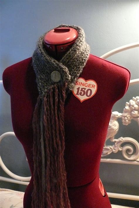 Thats Simply Fine And Fancy Button Collar Scarf Pattern