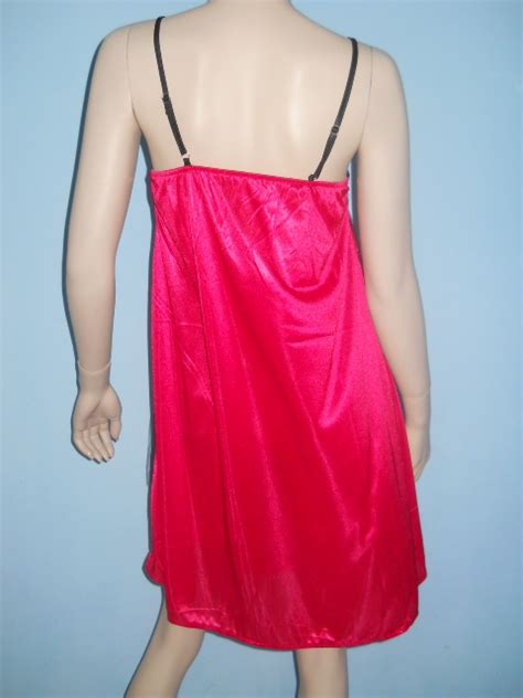 FASHION CARE U L Sexy Satin Red Elegant Embroidery Sequins Sleepwear Lingerie