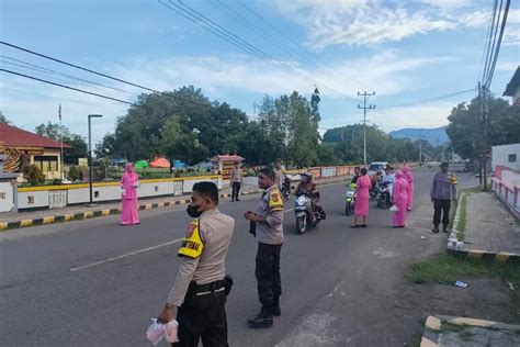 Amalkan Kasih Di Bulan Ramadhan Wakapolsek Ende Bersama Anggota Dan