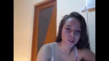 Cutie Chats And Masturbates Simultaneously Porn