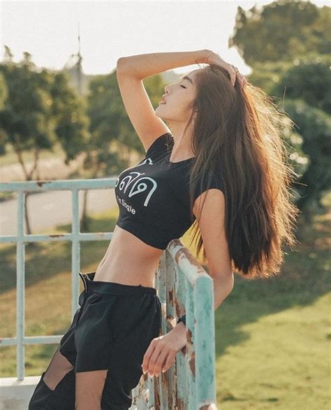 Gục ngã trước vòng một nảy nở của cô nàng hot girl thể thao nóng nhất Đông Nam á