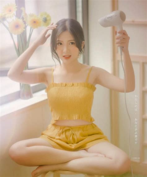 Khoe ảnh ở hồ sen hot girl Hà thành nổi như cồn trên MXH