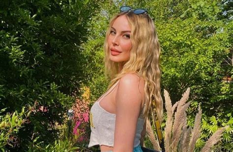dekoltesi olay oldu foto galerisi olay gazetesi bursa
