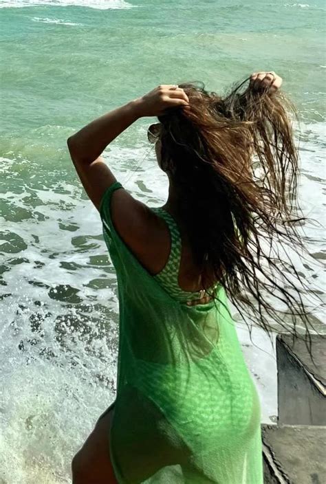 Sonarika Bhadoria In Green Bikini Flaunts Her Fit Sexy Body See Now SpideyPosts