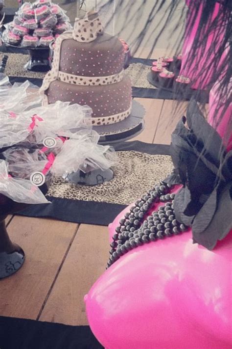 ChacomigoEventos Chá de Lingerie Onça e Pink