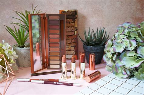 Giveaway Win The Entire Urban Decay Naked Heat Collection Thou Shalt Not Covet