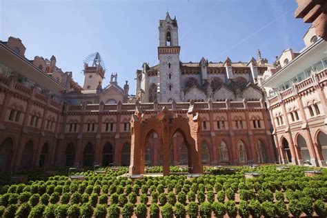 Universidad De Comillas