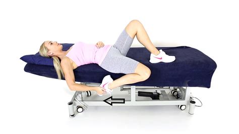 Hip Flexor And Quadricep Bed Stretch Youtube