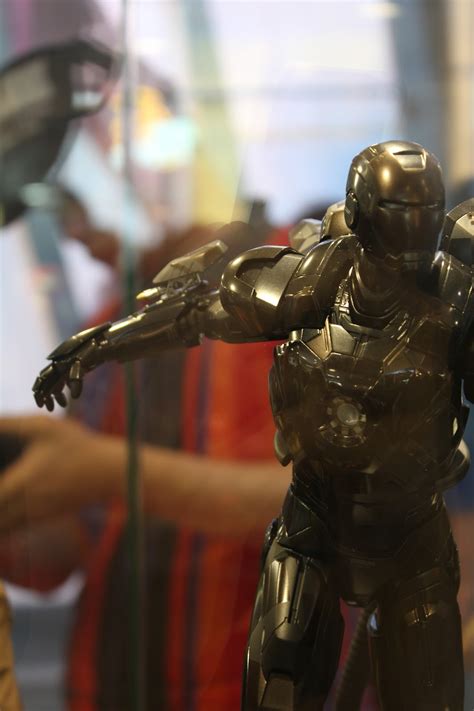 Hot Toys Iron Man Mark Vii Toys Zone D Figures Price List Reviews
