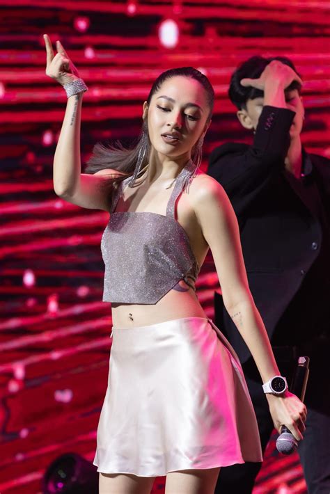 Bảo Anh lần đầu lộ ảnh mặc bikini sau tin đồn đã sinh con hiện trạng vòng 2 càng củng cố nghi vấn