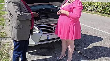 Mobile Mechanic Stop To Give Assistance With Car But He Ended Up Filling My Pussy With Lots His