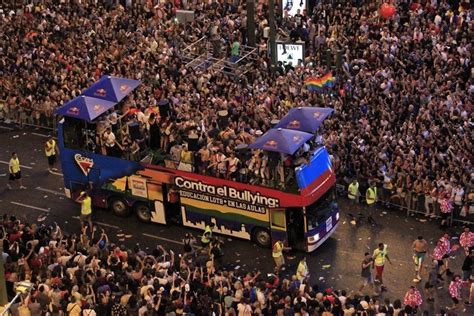 El desfile del Orgullo Gay convocó a millones de personas en España