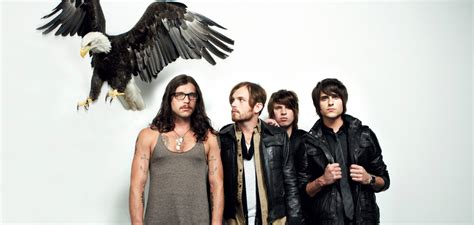 SEX ON FIRE บทเพลงทไดชอมาดวยความบงเอญของ KINGS OF LEON กอนกลายเปนบทเพลงสดยงใหญ