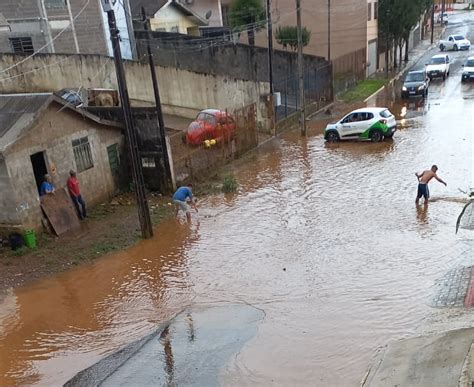 Chuva Torrencial Causa Transtornos Em Palmas Grupo RBJ De