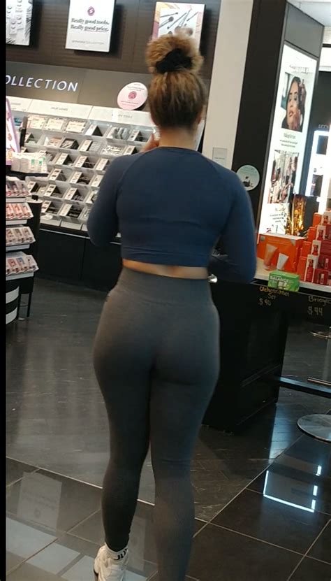 OMG This Girl With An Amazing Ass Forum