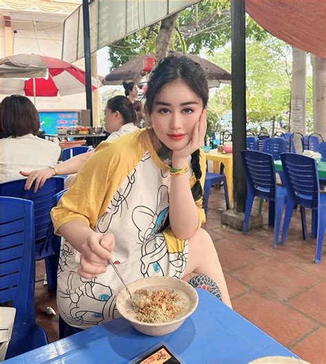 Ngân Baby là ai Hot tiktoker đáng thương hay đáng trách