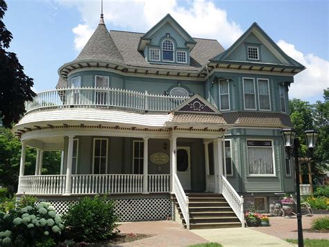 1901 Victorian House – Bloedel Construction