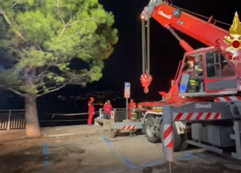 Maltempo Alberi Caduti E Tetti Scoperchiati Nel Comasco Affaritaliani It