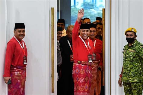 challenge  zahid  umno passes  contest motion malaysianow