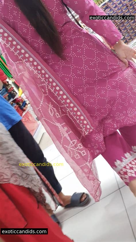 Pak Soft Jiggly Ass Exotic Candids