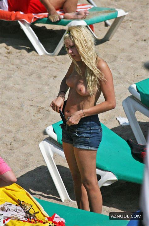 PEACHES GELDOF Nude AZNude