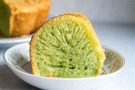 Easy Vietnamese Pandan And Coconut Honeycomb Cake Amy Le S Kitchen