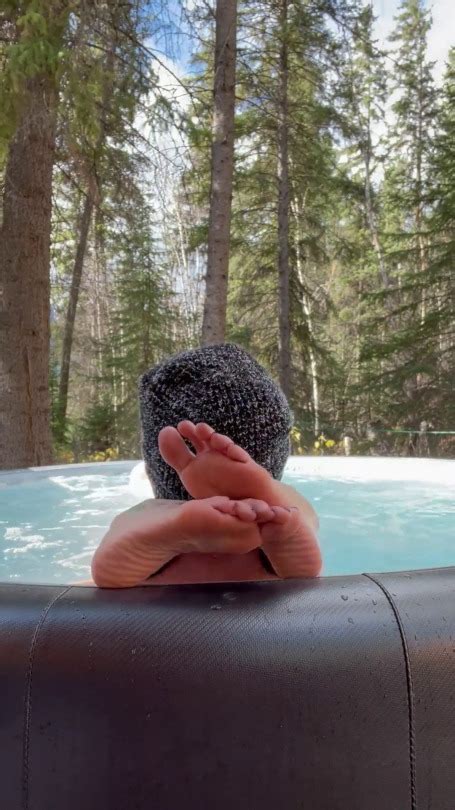 You Know Whats Better Than Relaxing In A Hot Tub Tumbex
