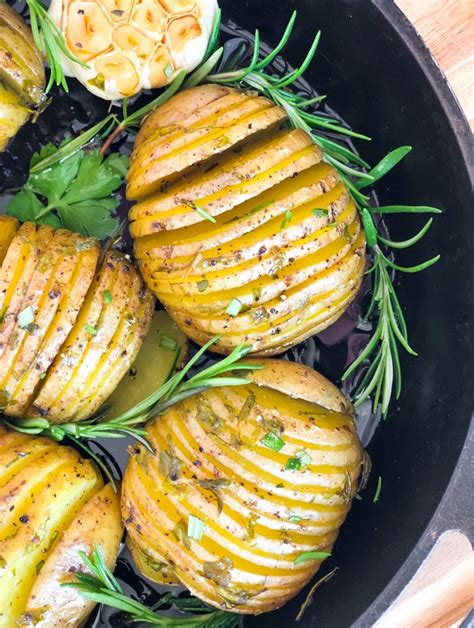 Garlic And Herbs Hasselback Potatoes - Fetty's Food Blog