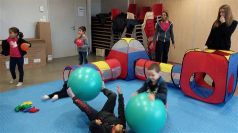 L activité physique en maternelle séances à la halle des sports