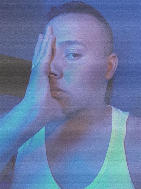 Otro Astronauta En El Bosque Neonlight Night Gay Cute