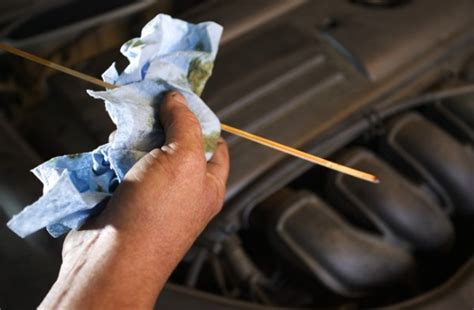 Как часто менять масло в двигателе