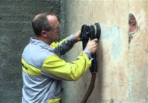 Как очистить стену от старых обоев