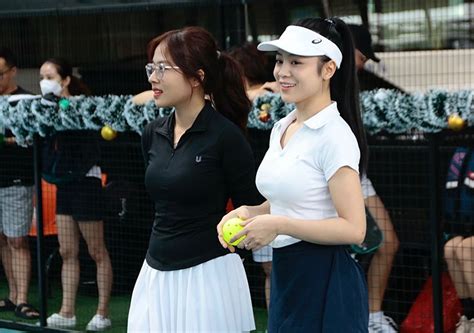 Vợ đẹp của Lý Hoàng Nam tranh tài pickleball cùng các hot girl muốn vô địch cùng chồng
