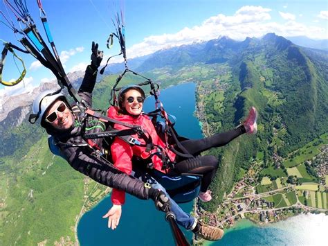 Tandemparagliding Op Het Meer Van Annecy Uitvoering Vanaf 135