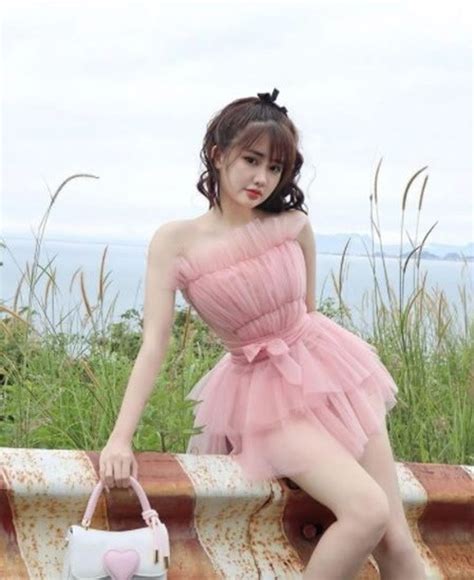 D N M Ng Soi Nhan S C I Th C C A C C Hot Girl Nh M Tr N Tik Tok B O Tri Th C V Cu C