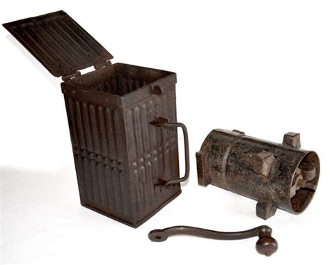 Italy - Field coffee grinder of the Royal Italian Army, mod. 1905 ...